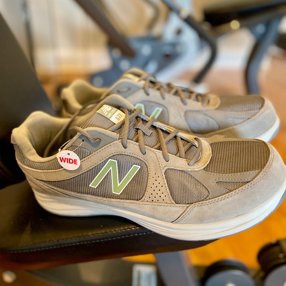 New Balance Gray and Green Sneakers Lightweight Mesh Design NWOT